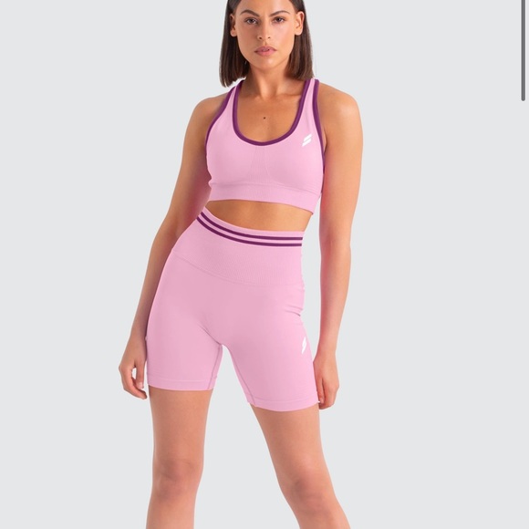 DOYOUEVEN Scrunch Bum Shorts - Picture 2 of 6